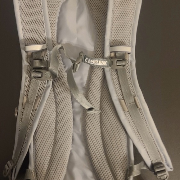 Camelback velocity 70 oz. No bladder - Picture 5 of 5